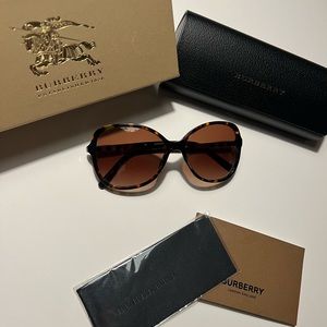 B4197 Burberry Sunglasses